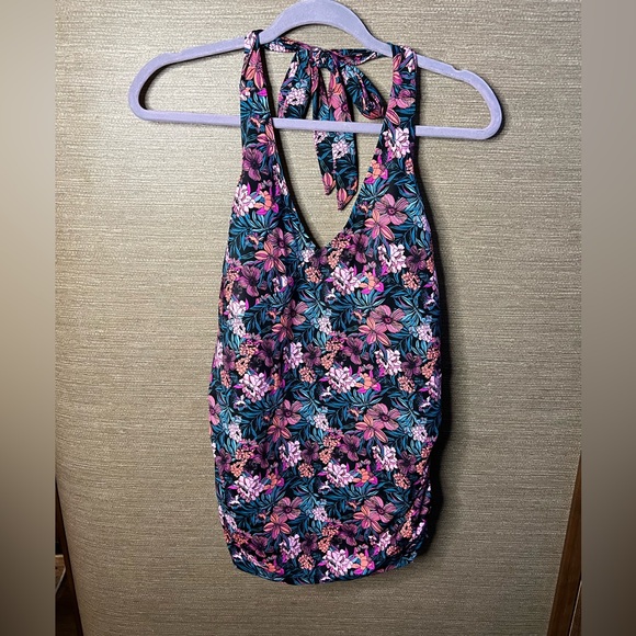 Venus halter tankini Bathing Suit top Black Pink  Floral Print size 18 - Picture 1 of 10